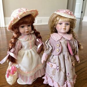 set of 2 Porcelain Dolls, Decoration, Home Decor, Collectible Dolls
